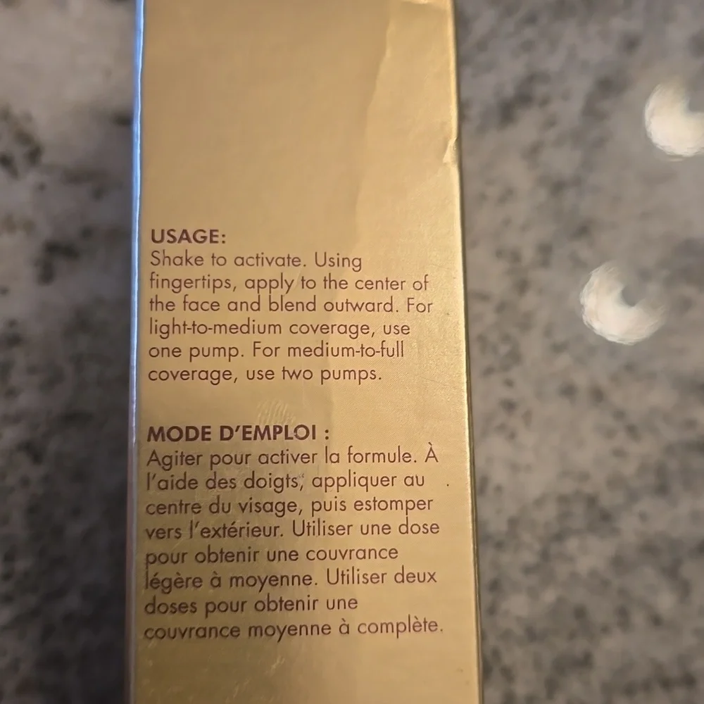 Stila Hide & Chic Foundation - Shade Deep 6
